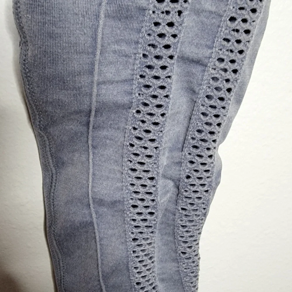 Betsey Johnson Performance Leggings Blue Grey Women’s Size Medium M Yoga Sporty
